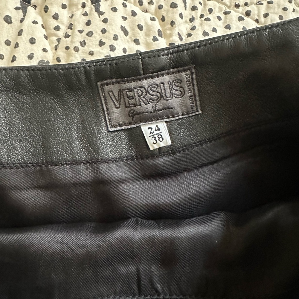 Vintage 90’s Leather Mini Skirt Versus by Gianni Versace - Picture 4 of 6